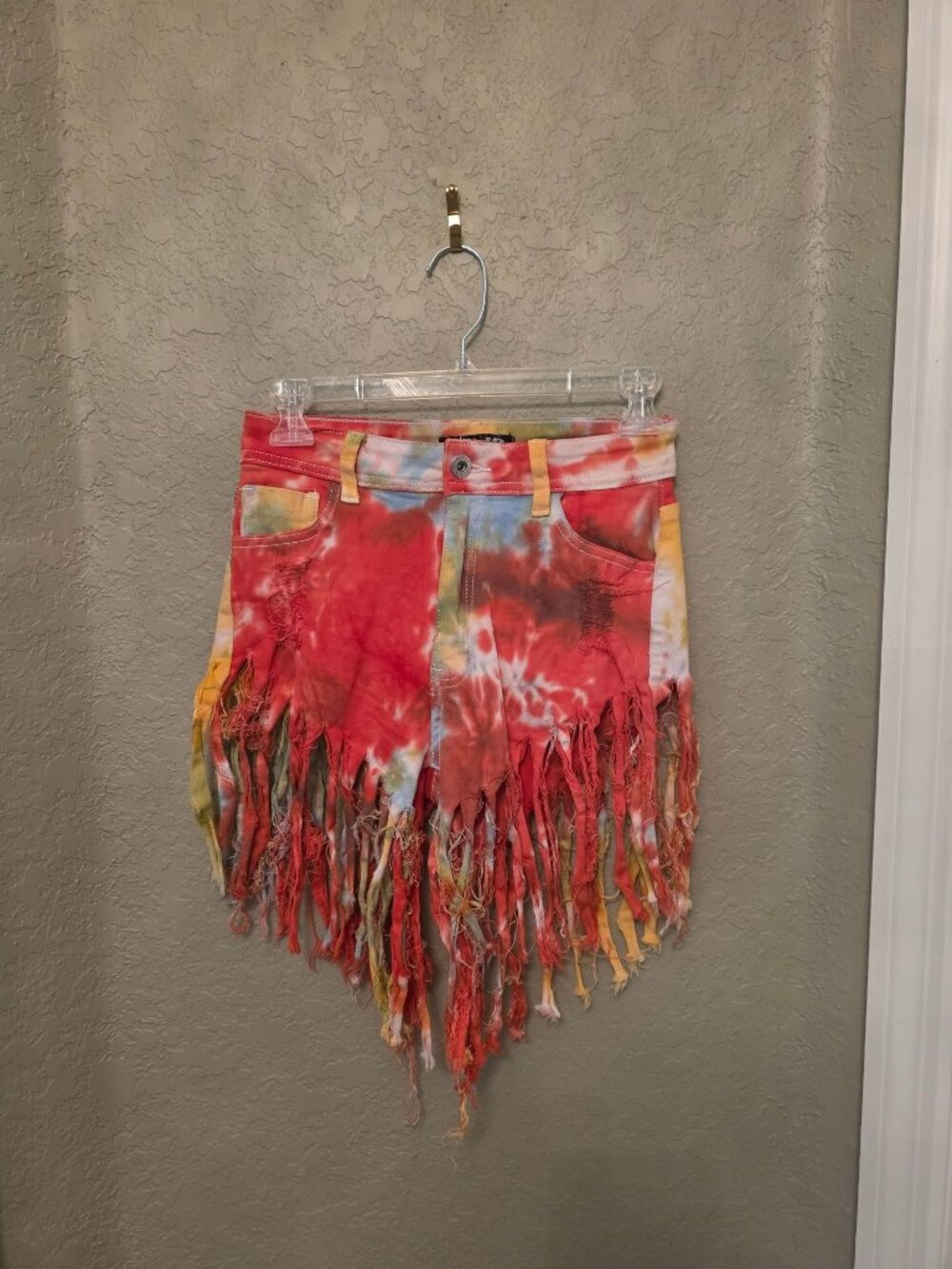 JC & JQ Rainbow Tie Dye Fringe Cut Off Festival Denim Jean Shorts M Stretchy